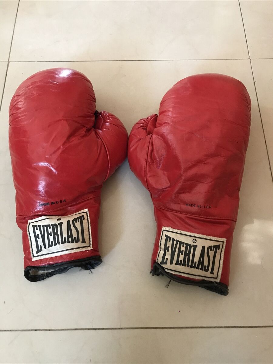 Vintage Everlast 16 Oz Boxing Gloves USA Red Leather Fighting Boxes 70’s.