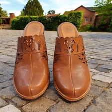 Nurture By Lamaze Leather Slip on Mules Cut-Out Detail Sz 71/2