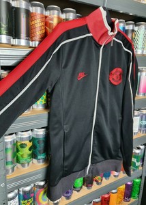 man utd retro tracksuit top