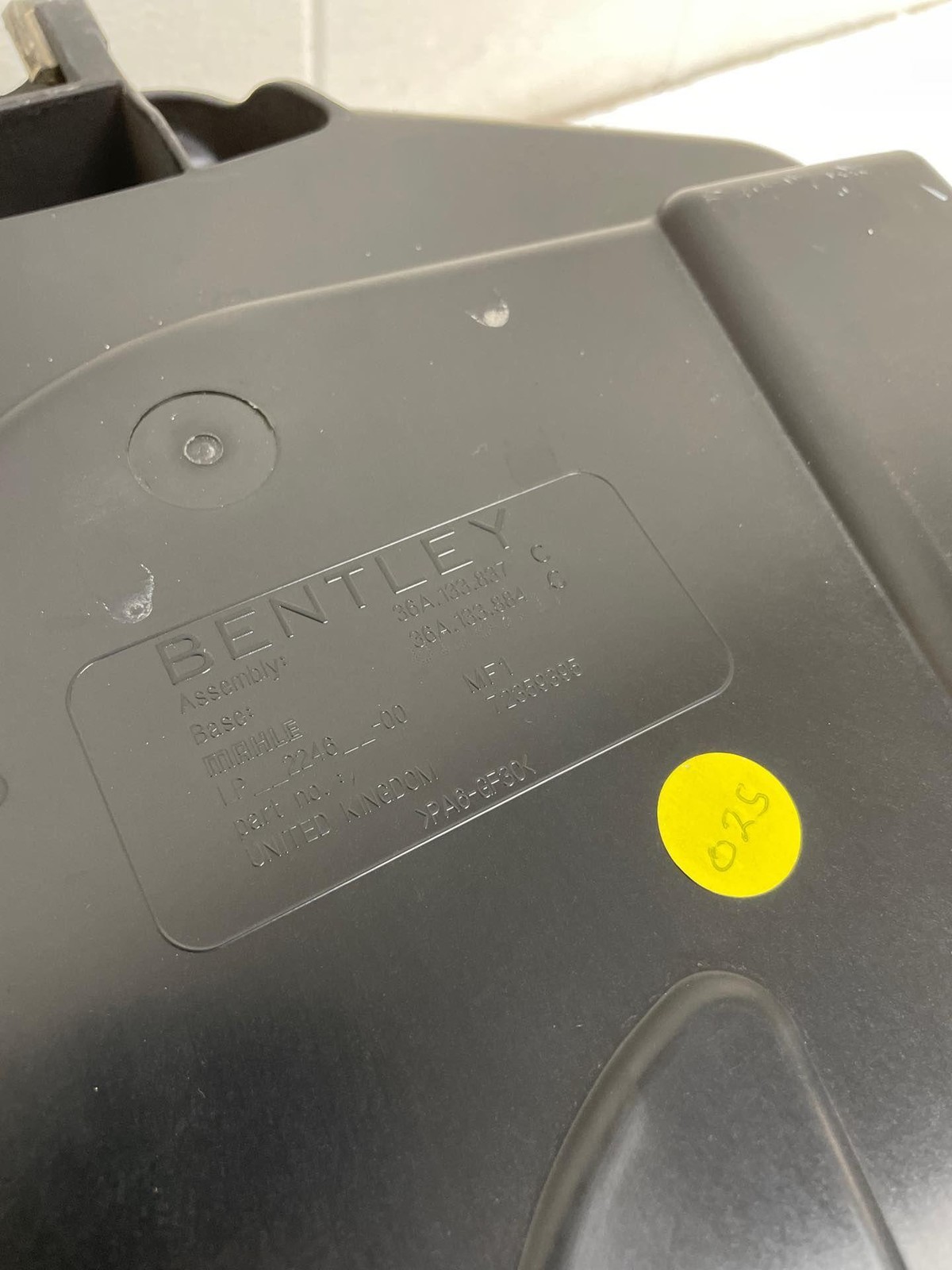 2016-2020 BENTLEY BENTAYGA AIR CLEANER INTAKE FILTER HOUSING ASSEMBLY BOX