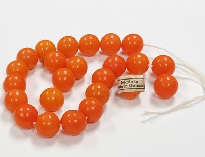 24 VINTAGE WESTERN GERMANY GLASS ORANGE 14mm. SMOOTH ROUND LOOSE BEADS 4495L