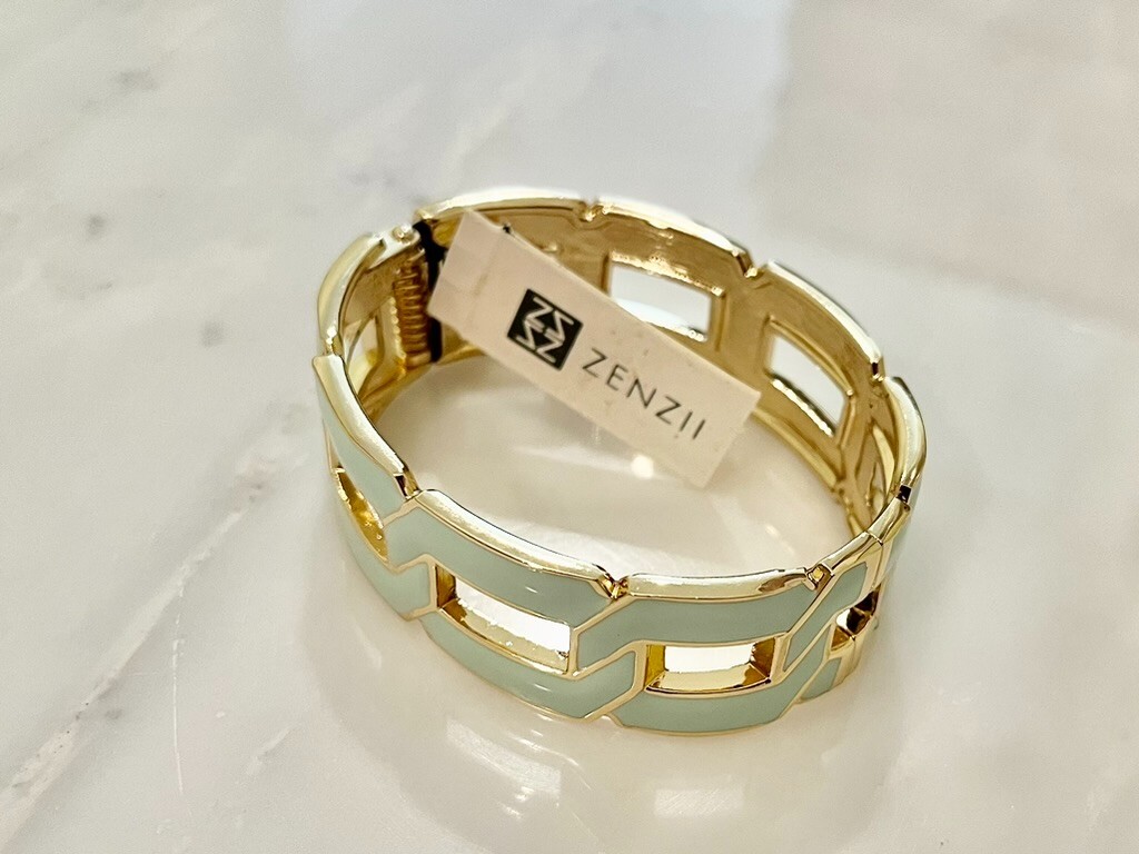 NWT ~ Zenzii Gold/Mint Enameled Chain Design Bangle Hinged
