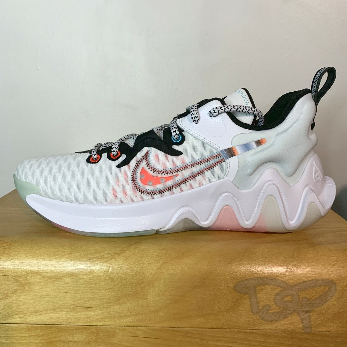 Nike Giannis Immortality White Clear Black Men's 10 Women's Size