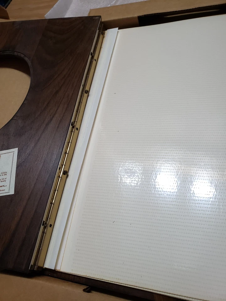 Handcrafted in New England Pine wood memory photo album (CB) - Image 3 of 4