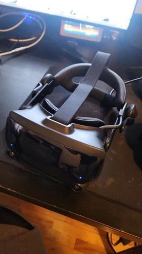 Valve Index VR Virtual Reality HMD Headset Only + Cables & Power Supply