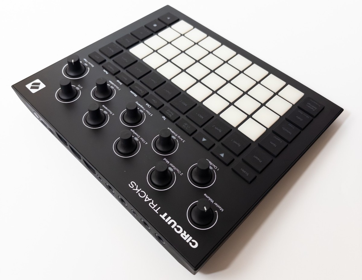 Novation Circuit Tracks Groovebox Synth Sequencer Tested Boxed