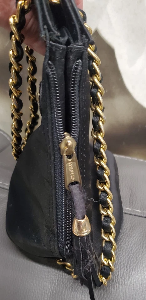 Moschino Princess Designer Black Gold Chain Bucket bag purse - Image 2 of 4