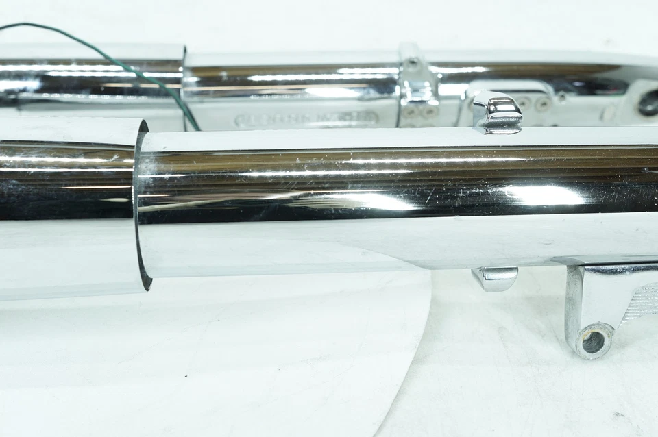 Juego de 11 árboles triples delanteros Harley Touring Road Glide OEM y patas de horquilla derecha deslizantes Foto 3 de 4