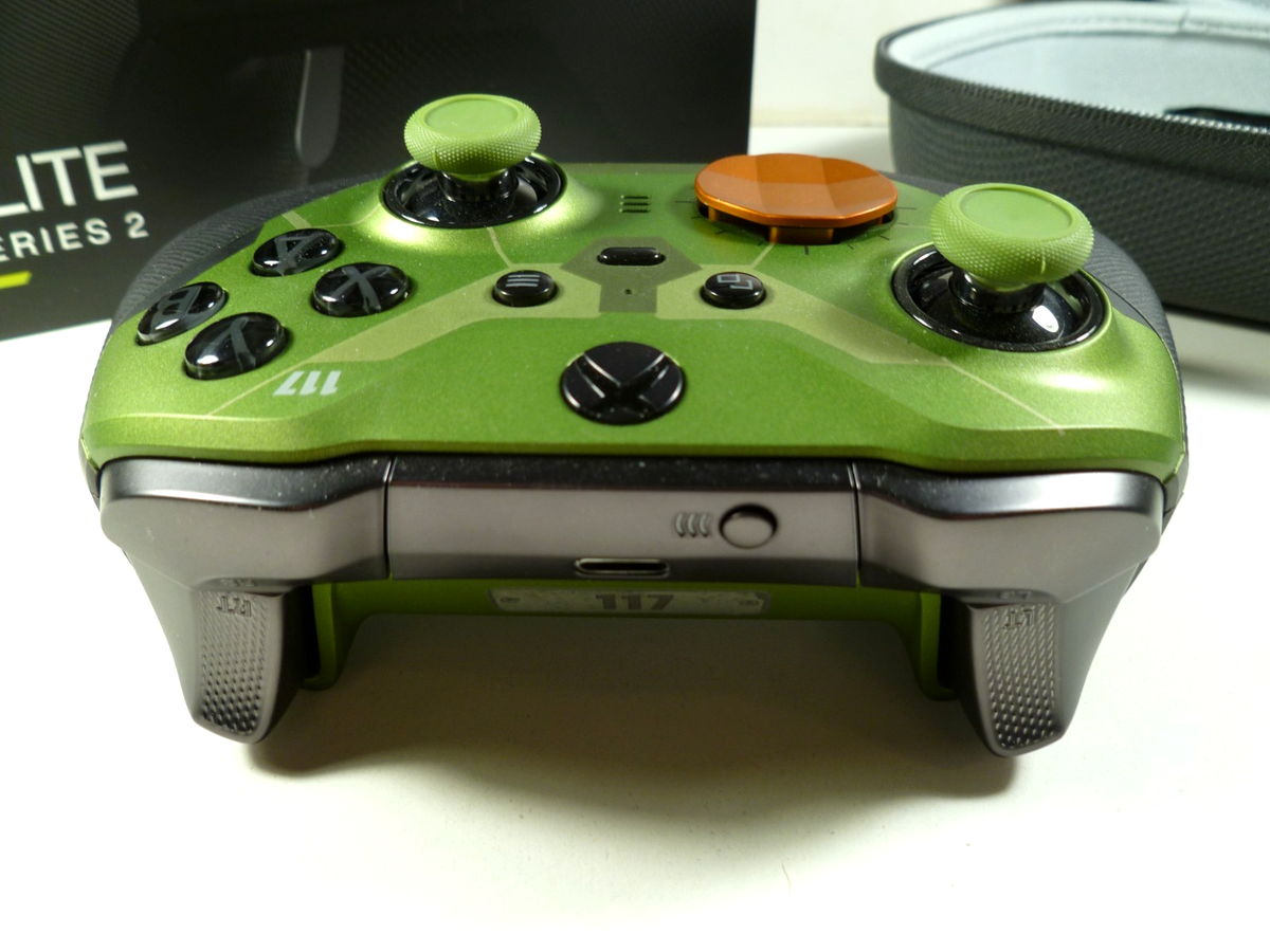 Microsoft Xbox Elite Series 2 Halo Infinite Limited Edition