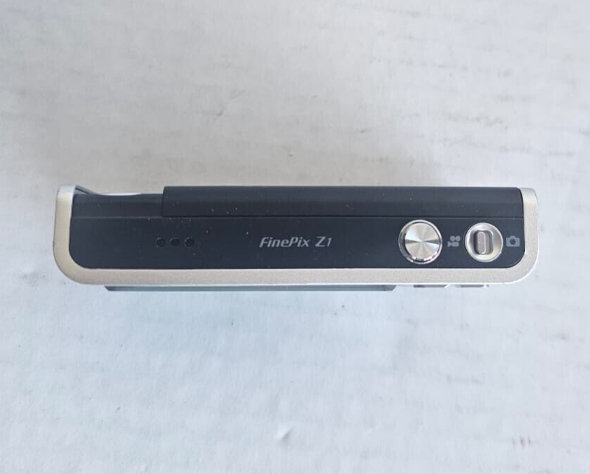 Fujifilm Finepix Z1 Digital Camera Black 5.1 Mega Model 52A08144