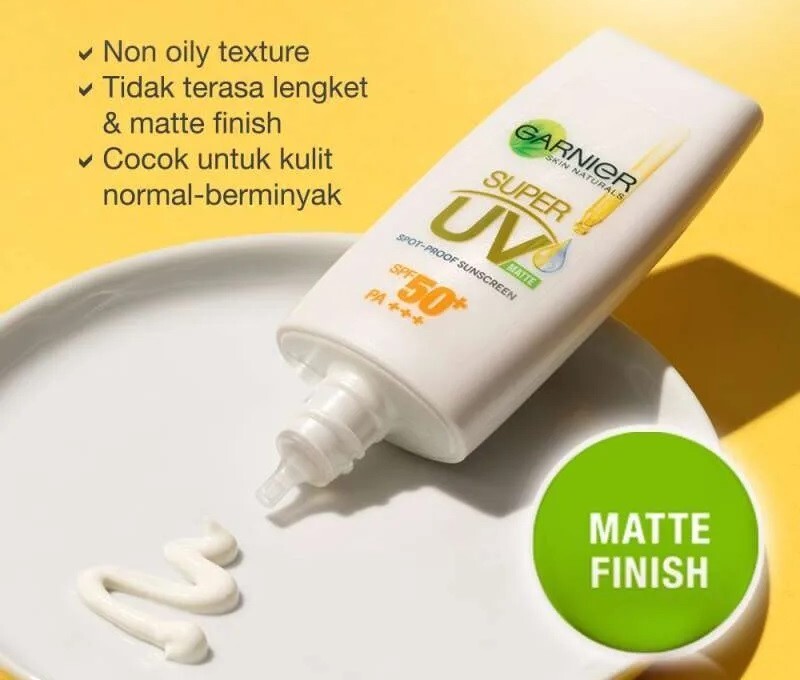 GARNIER Light Complete UV Matte Spot-Proof Sunscreen SPF50+