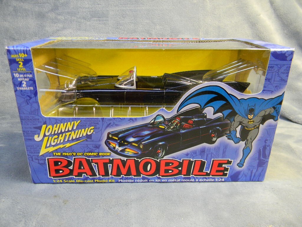 1/24 SCALE 1960'S DC COMICS BATMOBILE BLACK JOHNNY LIGHTNING
