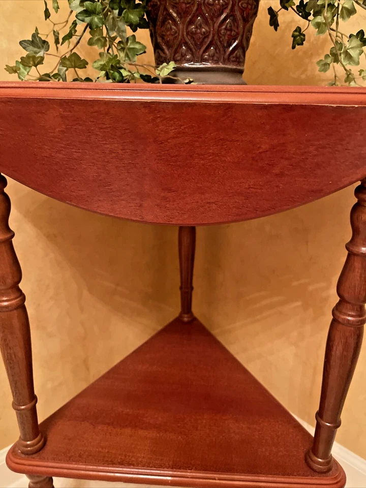 Vintage Powell Furniture Round / Triangle Drop-Leaf Side Table with Shelf 3 Leg - Image 2 of 4