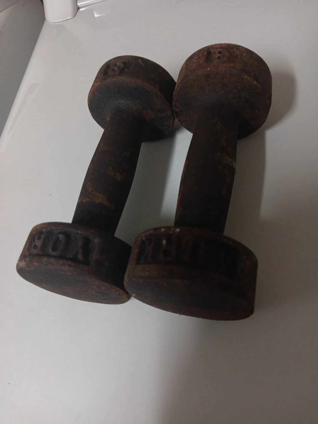 Vtg Pair of York 3 Pound Round Head Dumbbells Cast Iron 3 lbs Each 6 lbs Total