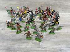 Mixed Lot BRITAINS Knights and Horses 1971 Large Lot Of Miniature Figures