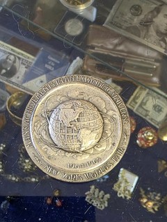 1964 65 NEW YORK CITY 300TH ANNIVERSARY WORLD'S FAIR .999 SILVER MEDAL 2.09 OZ.