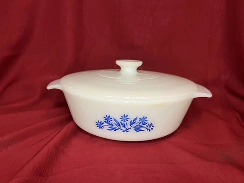 Vintage Fire King Anchor Hocking 1.5 Quart Dish With Cover Blue Flower!🌺💗