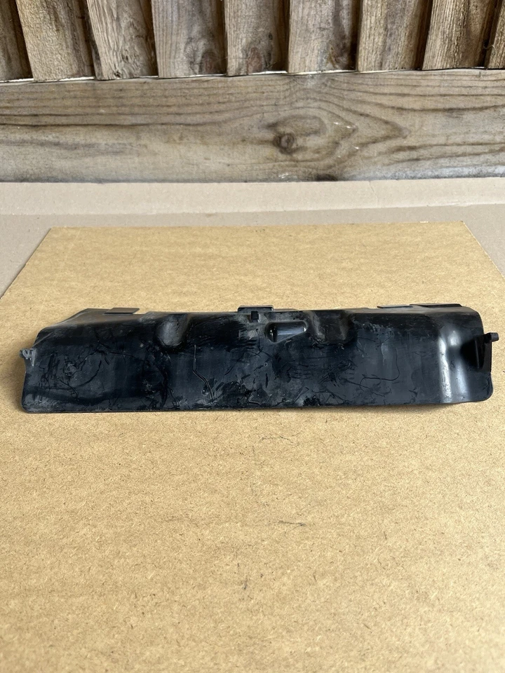 SUZUKI GSXR600 GSXR 600 750 04-05 Air Scoop Engine Conveyor Cover Fr Lower Cowl - Image 3 of 4