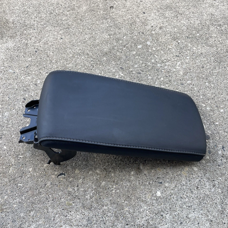 Lexus Es350 ES300h 2013-2018 consola central reposabrazos tapa cubierta OEM (como nuevo) Foto 3 de 4