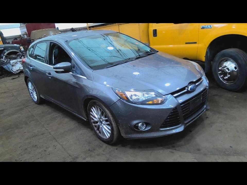 Corner/Park Light Halogen Fits 11-23 TRANSIT CONNECT 6838129 - Image 2 of 4