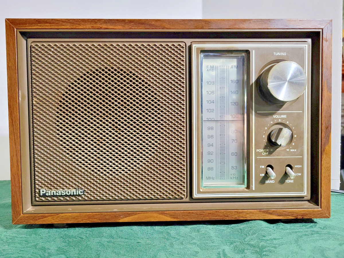Vintage Panasonic AM/FM Radio Model RE-6289 Made In Japan TESTED