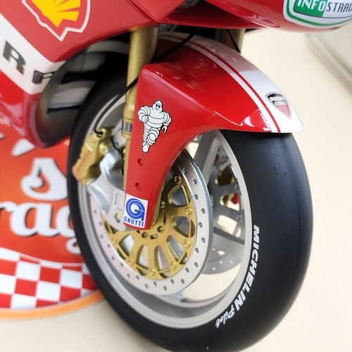 Minichamps 1/6 Ducati 996R T. Bayliss Infostrada World Champion 2001 062011221 - Picture 19 of 23