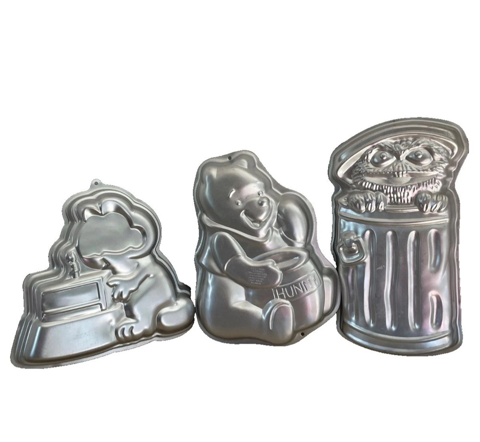 Lot of 3 Wilton Character Cake Pans Winnie the Pooh Oscar the Grouch & Garfield
