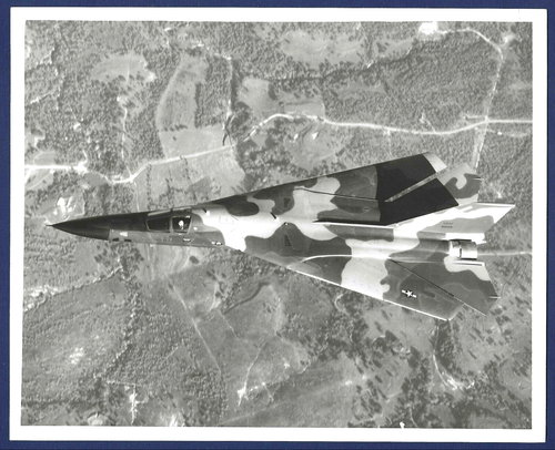 US Air Force F-111 Aardvark Attack Bomber Multirole Aircraft 8 x 10 BW Photo - Picture 1 of 2
