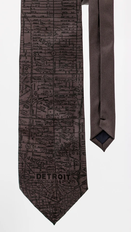 Corbata de hombre Detroit Manufacturing satinada con estampado de microfibra mapa de Detroit 59x3,75 Foto 2 de 4