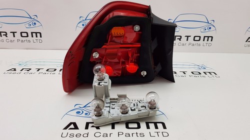 BMW 3ER E90 SEITENLEUCHTE HINTEN FAHRERSEITE RECHTS 6937458 / 6 937 458 - Bild 4 von 5