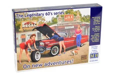 1/24 Master Box 1960s Pin-Up Girls Various Poses (3 w/Dog) Plastic Model Kit