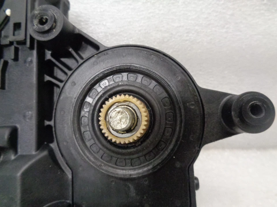 ДВИГАТЕЛЬ ЗАДНЕГО ЛЕВОГО СТЕКЛА DK81140 1998-2001 VOLKSWAGEN PASSAT 130821697 ОТ ОРИГИНАЛЬНОГО ПРОИЗВОДИТЕЛЯ - Изображение 2 из 4