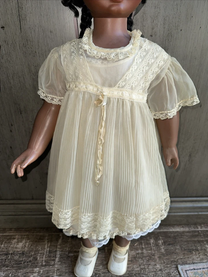 Muñeca Uneeda 30" de colección MCM LXXIII 3274 ojos dormidos afroamericanos años 70 Foto 2 de 4