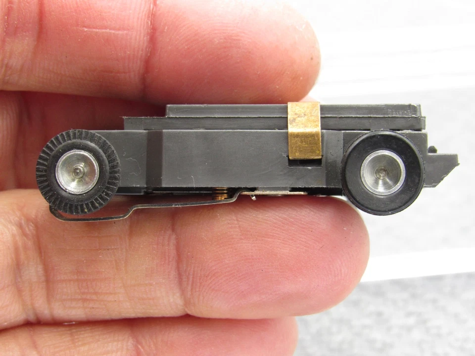 CHASIS T-JET AURORA REPARADO EXCELENTE FUNCIONAMIENTO RUEDAS DE ALUMINIO ROSCADO BRAZO VERDE Foto 3 de 4