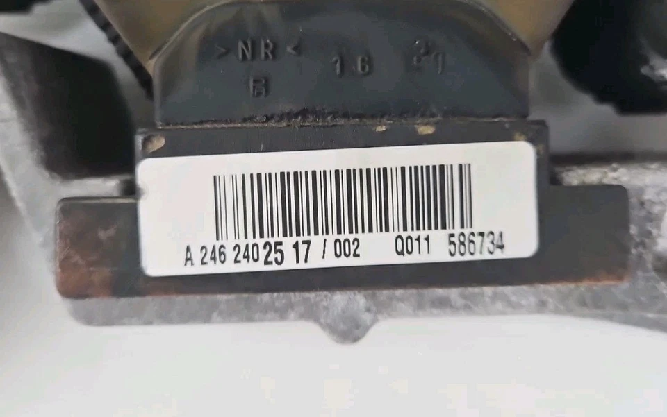 MERCEDES CLA250 C117 2.0L ENGINE MOTOR RIGHT MOUNT SUPPORT BRACKET OEM 2014-2019 - Image 2 of 4