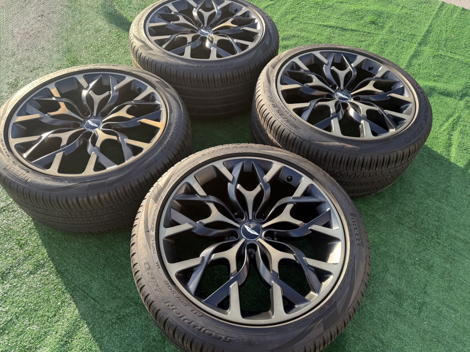 Aston Martin DBX 707 Wheels Tires Stock Factory OEM Pirelli 22"  Rims 770 Set