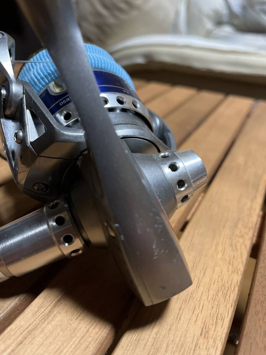 DAIWA SALTIGA Z 4500H Spinning Reel color silver fishing outdoor