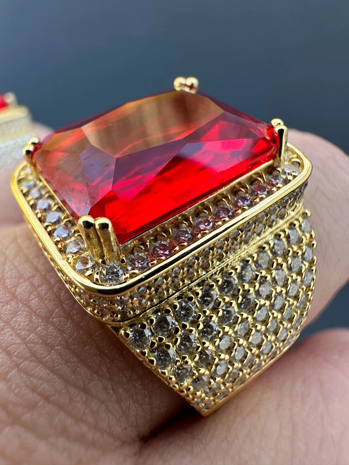 Anillo Hip Hop Moissanite Para Hombres Oro Helado 14K Sobre Plata 925 Real Piedra Roja Grande Foto 3 de 4