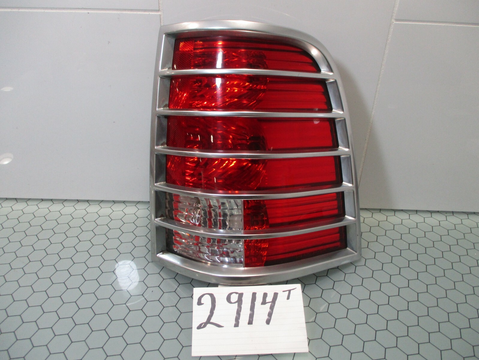 02 03 04 05 Mercury Mountaineer PASSENGER Side Tail Light Used Rear Lamp #2914T 