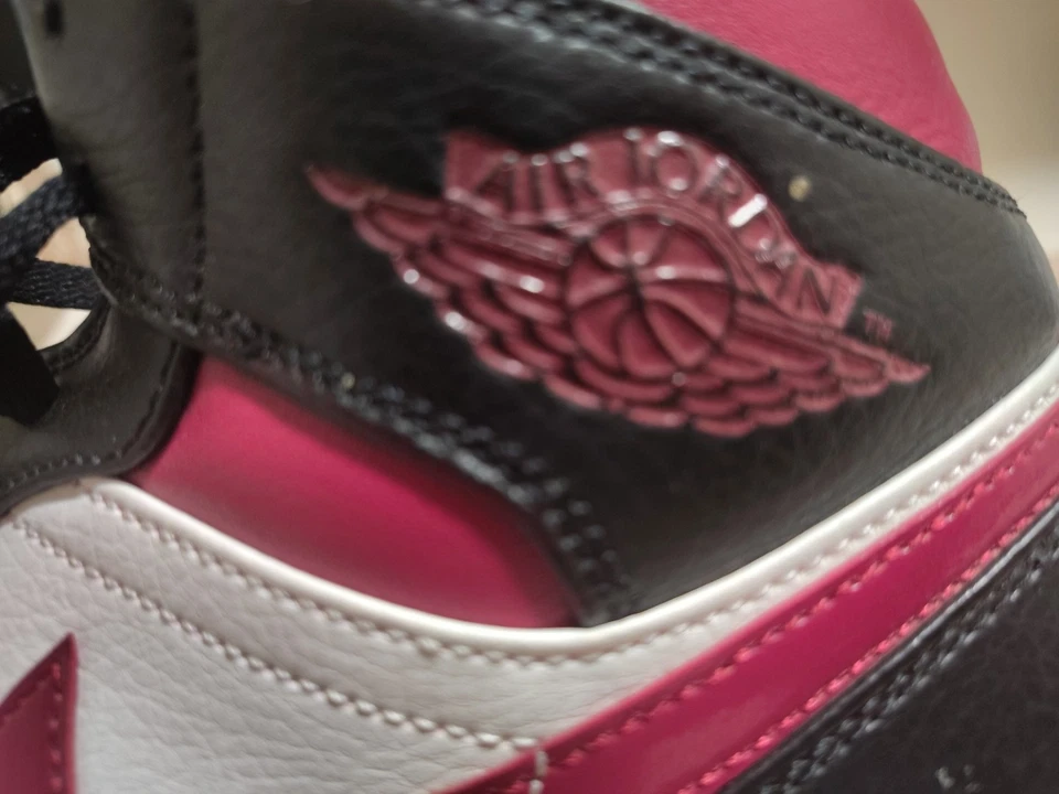 Nike Air Jordan 1 Talla Mediana 10.5 Noble Rojo/Negro/Blanco, Modelo 554724-066 Foto 4 de 4