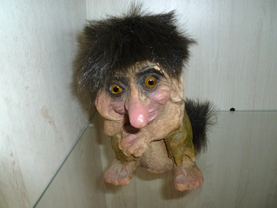 Nyform  Troll  Nachdenklich  Nr. 170  Höhe ca  16  cm