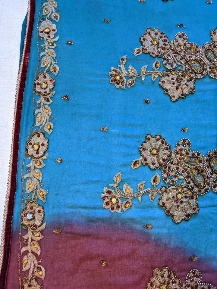 Chal vintage azul rojo lentejuelas bordado joya 100% seda sari boho danza del vientre Foto 4 de 4