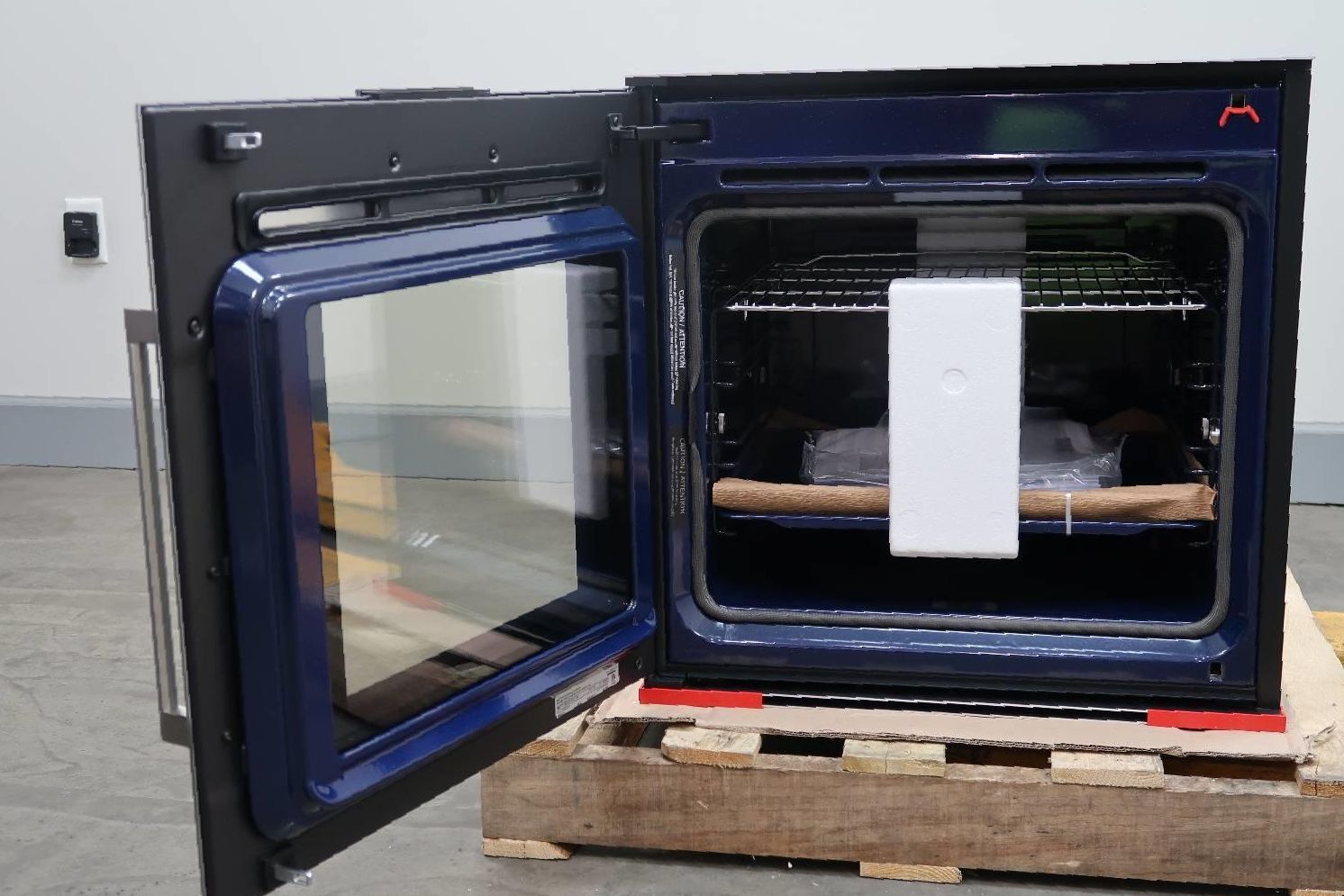 Gaggenau 200 Series 24" Single Convection Smart Electric Wall Oven