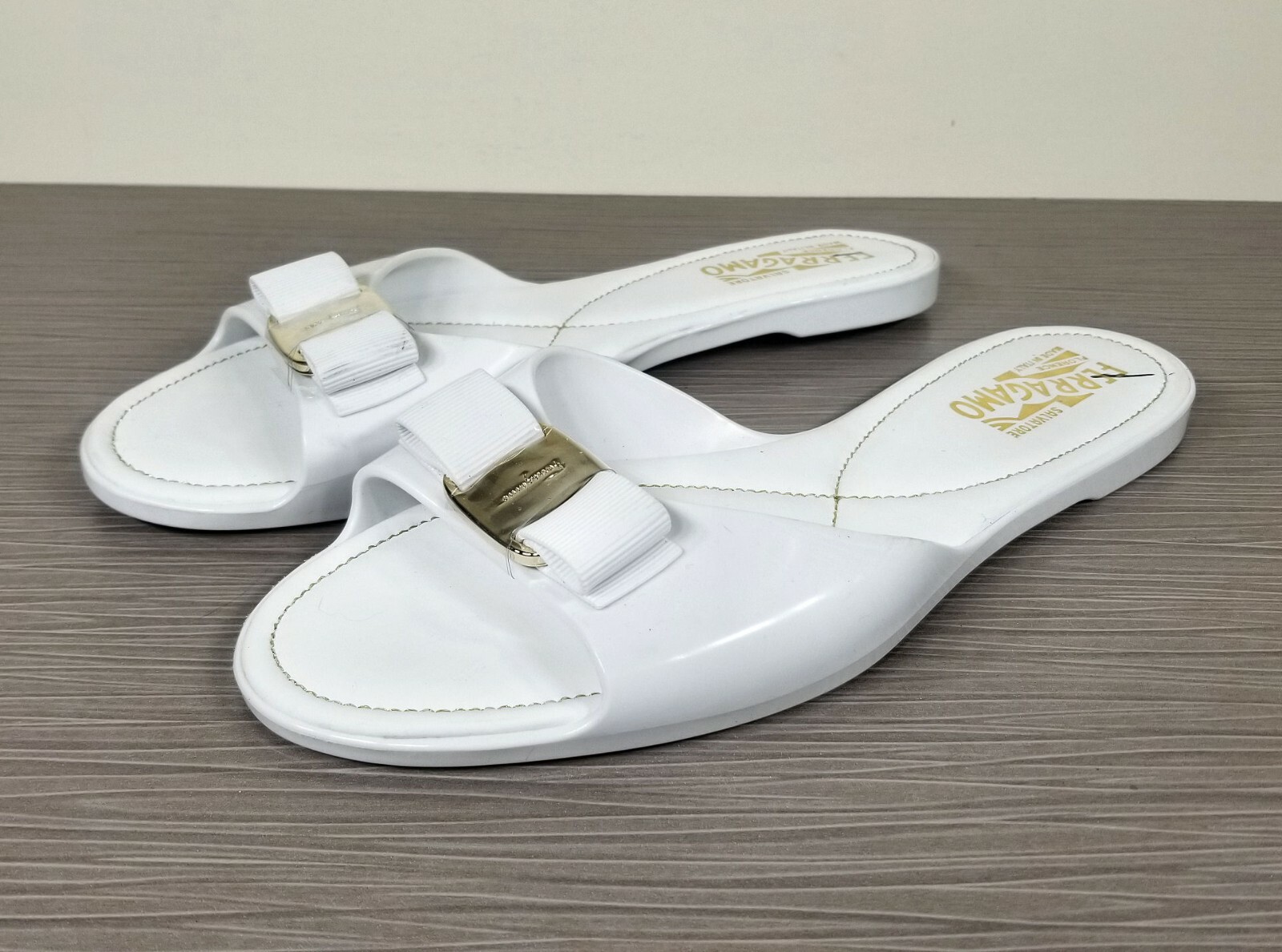 salvatore ferragamo women's cirella slide sandals