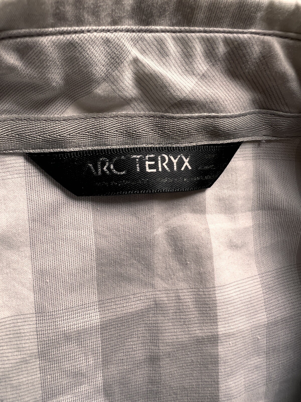 Arc’teryx  Vintage AlphaBlock Pattern Button Down… - image 2
