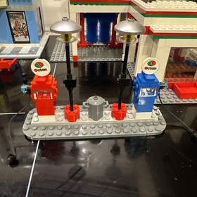 LEGO Creator Expert Town Plan 10184 95% Complete w/ 1 Instruction Book; Minifigs