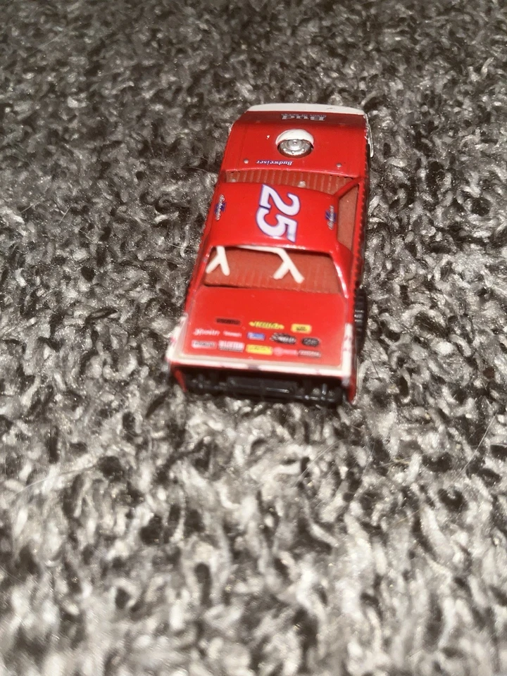 Ken Schrader Budweiser Bud  # 25 Dirt Track Superstars Action 1:64 - Image 4 of 4