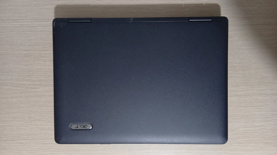 Notebook Acer con Windows XP Pro (Intel Core2 Duo)(2GB DDR2)(120GB)(15.4') - Immagine 3 di 4