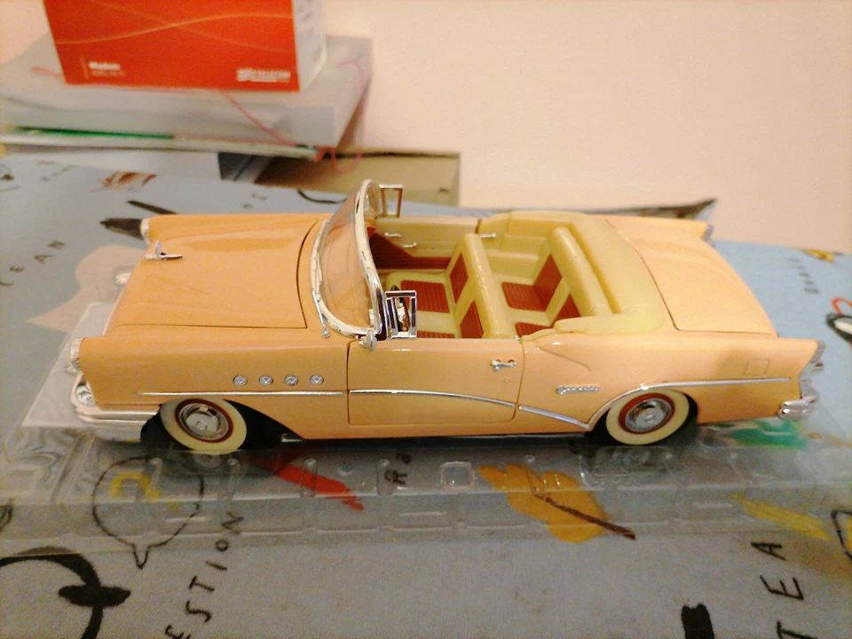 Buick Century (1955) Solido Scala 1/18 - Immagine 3 di 4