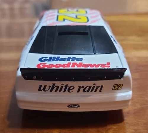Action NASCAR 1997 Dale Jarrett weiße Regenbank 1:24 Druckguss limitiert von 3.500 - Bild 8 von 11